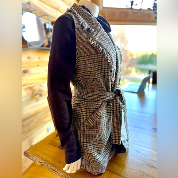 Democracy Long Fringed Vest - Picture 6 of 7